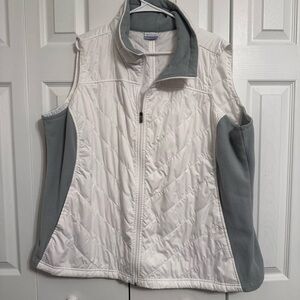 Columbia Women's Quilted Vest in White and Gray